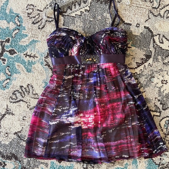 BCBGMaxAzria Dresses & Skirts - BCBG MaxAzria Strapless Cocktail Dress Size 8